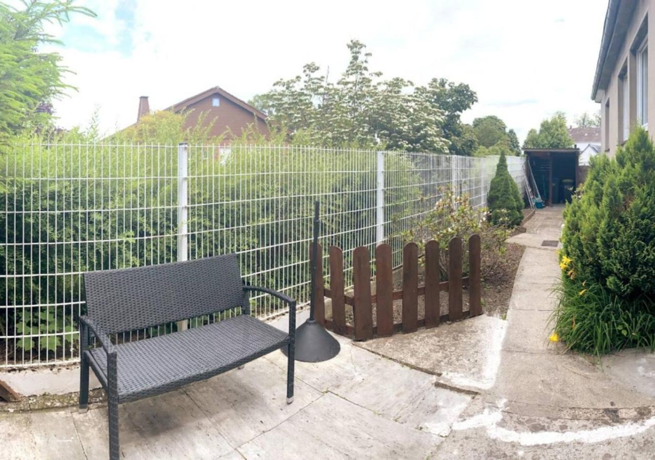 Ruhige Freistehender Bungalow Mit Parkplatz ベックム エクステリア 写真