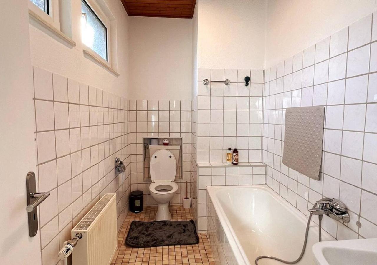Ruhige Freistehender Bungalow Mit Parkplatz ベックム エクステリア 写真