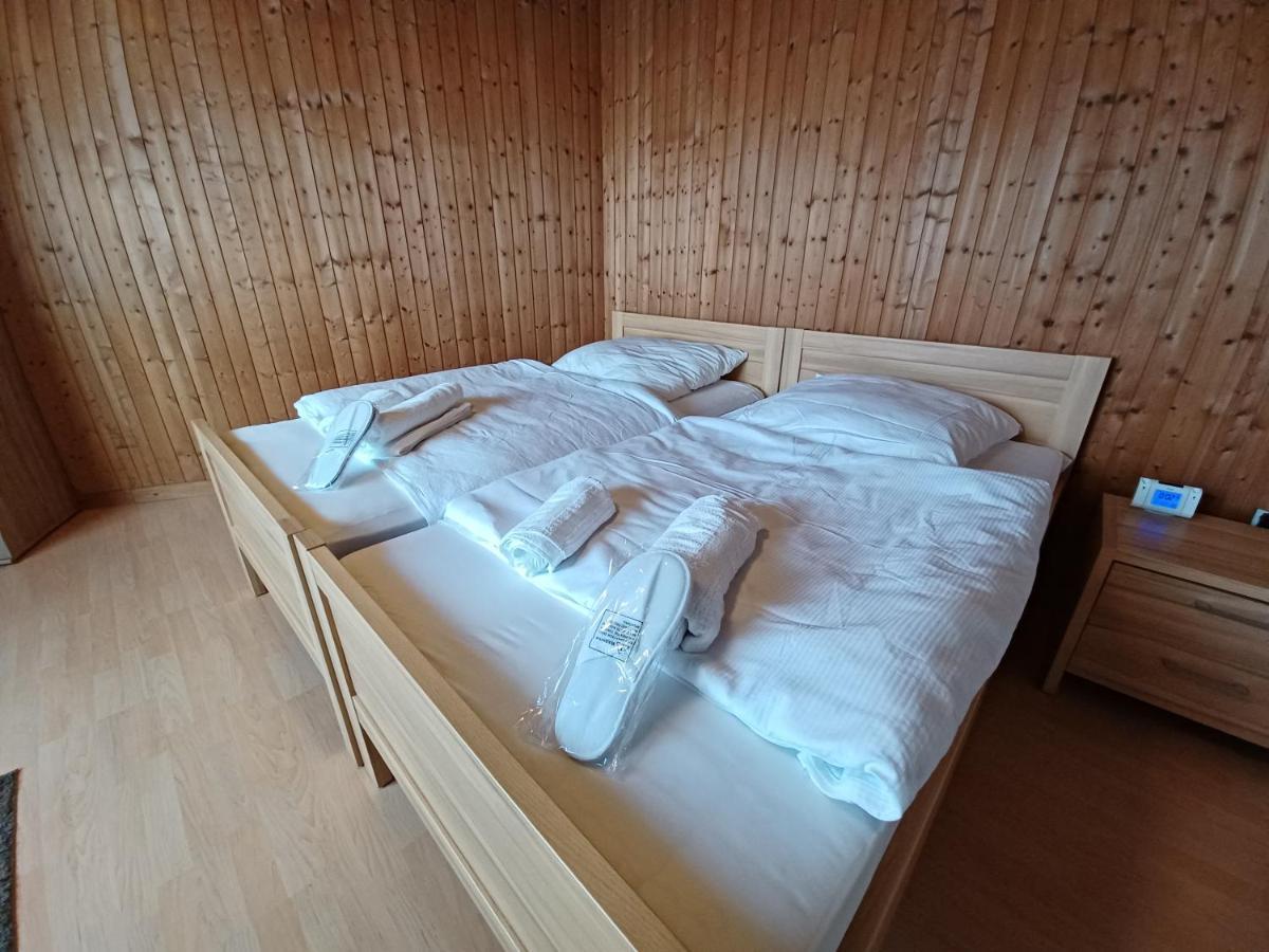 Ruhige Freistehender Bungalow Mit Parkplatz ベックム エクステリア 写真